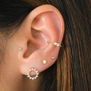 Baguette Ear Cuff, Dainty Ear Cuff,  Minimalist Ear Cuff, No Piercing Ear Cuff, Huggie Ear Cuff, Conch Ear Cuff, Fake Piercing Gift for Her