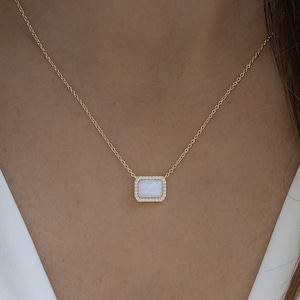 Colar de opala, colar delicado de opala branca, joias de opala, pedra de nascimento de outubro, presente para ela, colar de opala minimalista, colar com pingente de opala