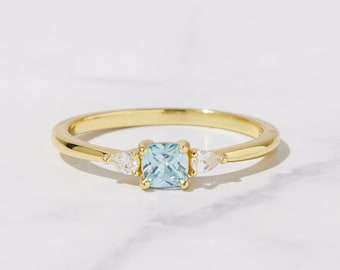 Aquamarin zierlicher Ring, Gold minimalistischer Ring, März Geburtsstein Ring, Sterling Silber Ring, dünner Ring, zarter Ring, Geschenk für sie, Edelstein