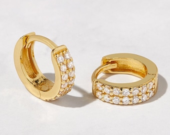 Pendientes Huggie de diamantes, Huggies CZ de oro, Huggies, aros diminutos de oro, aros delicados, pendientes de aro pequeño de plata, regalo de dama de honor, aros pequeños