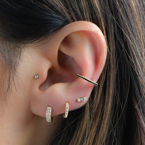 Black Ear Cuff Dainty Ear Cuff Minimalist Ear Cuff No Piercing Ear Cuff Tiny Ear Cuffs Huggie Ear Cuff Conch Ear Cuff Fake Piercing Gift