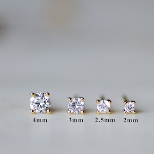 Tiny stud oorbellen, kleine studs, stud oorbellen, minimalistische oorbellen, diamanten stud oorbellen, 2 mm studs, kraakbeen studs, tragus studs, cadeau