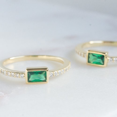 Dainty Simple Emerald Stacking Ring, Baguette Ring, Gold Minimalist Ring, Simple Diamond Ring, Sterling Silver Ring, Thin Ring Delicate Ring