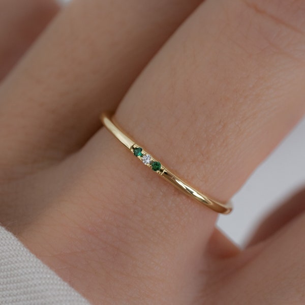 Emerald Ring Minimalist Ring Gold Rings Rings for Women Gift for Her Sterling Silver Ring Gold Ring Promise Ring Dainty Ring Stackable Rings
