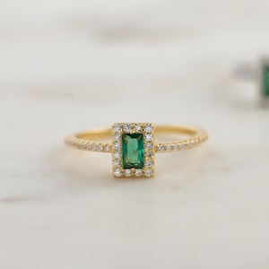 Emerald Ring, Baguette Ring, Baguette Emerald Ring, Diamond Ring, Stacking Ring, Gemstone Ring, May Birthstone, CZ Ring, Gift for Her