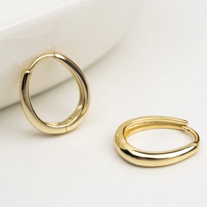 Oval Hoop Earrings, Small Hoop Earrings, Small Hoops, Gold Hoops, Silver Hoop Earrings, Huggie Hoop Earring Minimalist Earrings Gift for Her