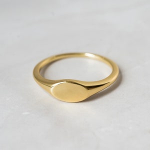 Signet Ring, Dainty Ring, Stacking Ring, Pinky Ring, Personalized Ring, Gold Signet Ring, Silver Signet Ring, Gift for Her