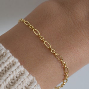 Gold bracelet Chain Bracelet Dainty Bracelet Gold Chain Silver Chain Silver Bracelet Gifts for Her Minimalist Stacking Bracelet Vintage