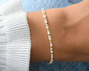 Baguette Tennis Bracelet, Gold Tennis Bracelet, Cubic Zirconia Tennis Bracelet, Dainty Bracelet, Diamond Bracelet, Minimalist Bracelet