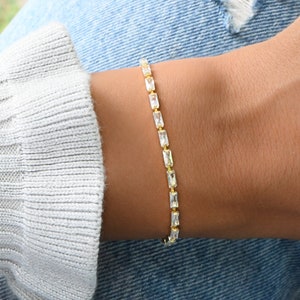 Baguette Tennis Bracelet, Gold Tennis Bracelet, Cubic Zirconia Tennis Bracelet, Dainty Bracelet, Diamond Bracelet, Minimalist Bracelet