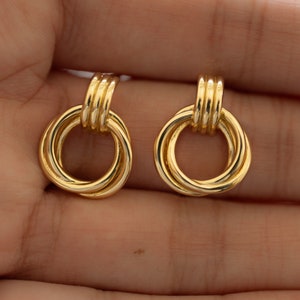Aros con nudo, aros pequeños de oro, aros de oro, pendientes pequeños, pendientes minimalistas, regalo para dama de honor, regalo para ella
