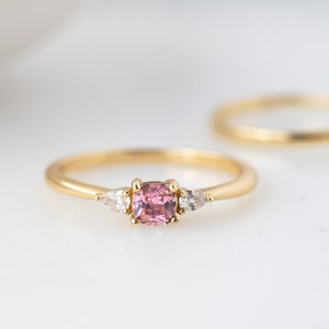 Anillo de diamante rosa, anillo de morganita, anillo apilable, piedra natal de octubre, anillo minimalista, regalo para ella, anillo de piedra preciosa, anillo delicado de joyería rosa