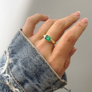 Emerald Ring, Gold Emerald Statement Ring, Simple Emerald Ring, Sterling Silver Ring, Gift for Her, Stacking Ring, May Birthstone Ring