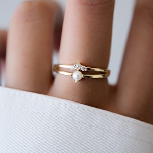 Pearl Ring Set Dainty Pearl Ring Gold Pearl Ring Stacking Ring Simple Ring June Birthstone Minimalist Ring Bridal Jewelry