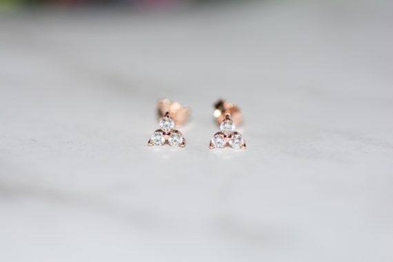 Buy Simple Gold Stone Pearl Stud Earrings Online at Laliskart