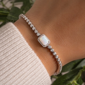 Bracelet tennis en opale argentée, bracelet opale argentée, bijoux en opale