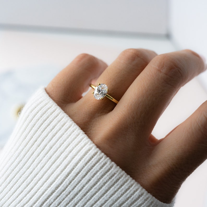 oval solitaire cubic zirconia engagement ring