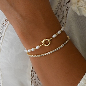 Pulsera de perlas, pulsera de perlas delicada, joyería de perlas, pulsera minimalista, pulsera de perlas de agua dulce, pulsera con cuentas, regalo para ella, perlas