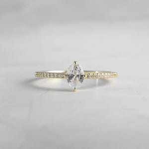 Oval Ring, CZ Ring, zierlicher Ring, Goldring, Verlobungsring, Versprechensring, Geschenk für sie, Damenring, Diamantring, Sterlingsilberring