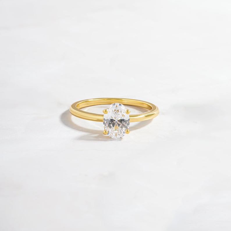 gold oval diamond wedding ring
