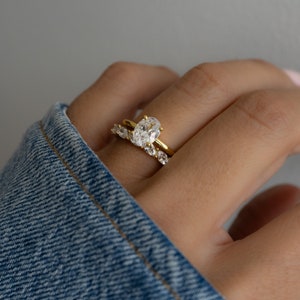 oval engagement ring