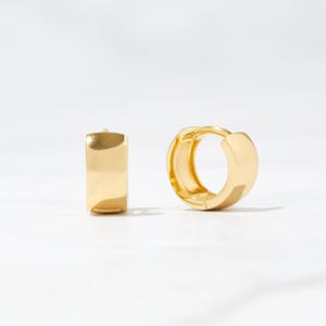 Small Chunky Hoops, Small Hoop Earrings, Huggie Earrings, Small Hoops, Gold Hoop Earrings, Minimalist Hoop Earrings, Gold Hoops Gift for Her