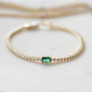 Emerald Tennis Bracelet w Baguette Charm, Gold Tennis Bracelet, Cubic Zirconia Tennis Bracelet, Dainty Bracelet, May Birthstone Gift for Her