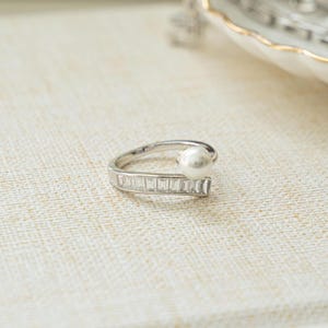 adjustable ring in 925 sterling silver with baguette ring design