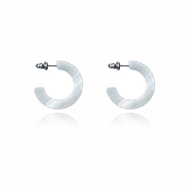 Tortoise Hoop Earrings Small Tortoise 25 mm Hoop Earrings Small Hoops Acetate Earrings Resin Jewelry Tortoise Jewelry Boho Jewelry image 5