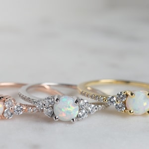Anillo de ópalo blanco, anillo apilable de ópalo, anillo de ópalo blanco y circonita cúbica, anillo de ópalo dorado delicado, anillo de ópalo en plata esterlina, anillo de ópalo delicado, ópalo dorado imagen 7