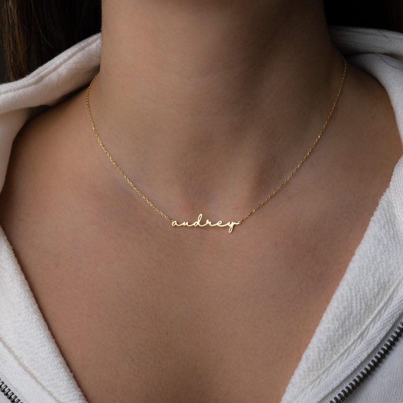 Aangepaste naamketting, sierlijke naamketting, gepersonaliseerd cadeau, gepersonaliseerde sieraden, naamsieraden, cadeau voor haar, cadeau voor moeder, gouden naam afbeelding 4