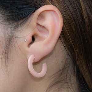 Tortoise Hoop Earrings Small Tortoise 25 mm Hoop Earrings Small Hoops Acetate Earrings Resin Jewelry Tortoise Jewelry Boho Jewelry image 6