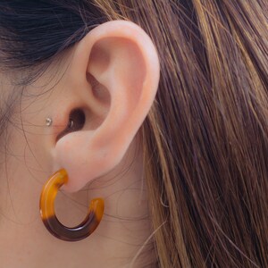 Tortoise Hoop Earrings Small Tortoise 25 mm Hoop Earrings Small Hoops Acetate Earrings Resin Jewelry Tortoise Jewelry Boho Jewelry image 7