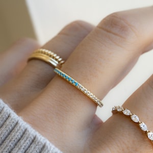Bague turquoise, alliance, bague diamant, bague fine, alliance, cadeau d'anniversaire, bijoux turquoise, cadeau pour elle, bague éternité