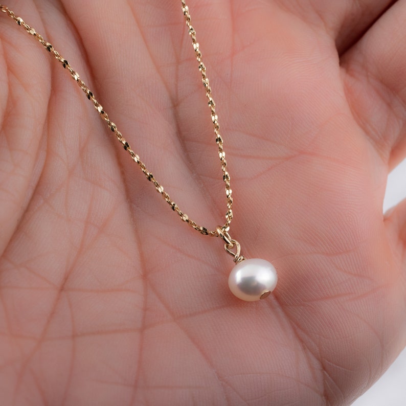 Pearl Necklace, Freshwater Pearl Pendant, Bridal Necklace, Minimalist Necklace, Pearl Jewelry, Gift for Mom, Gift for Her, Gold Necklace image 2