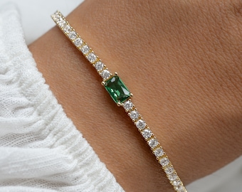 Emerald Tennis Bracelet w Baguette Charm, Gold Tennis Bracelet, Cubic Zirconia Tennis Bracelet, Dainty Bracelet, May Birthstone Gift for Her