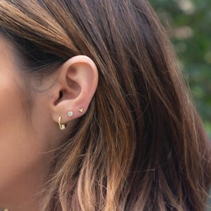 Tiny Earrings, Tiny Stud Earrings, Minimalist Earrings, Cartilage Ear Stud, Dainty Earrings, Tragus Earrings, Delicate Earring, Tiny Studs