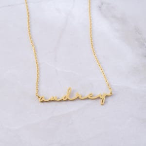Aangepaste naamketting, sierlijke naamketting, gepersonaliseerd cadeau, gepersonaliseerde sieraden, naamsieraden, cadeau voor haar, cadeau voor moeder, gouden naam afbeelding 5