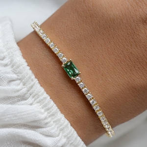 Emerald Tennis Bracelet w Baguette Charm, Gold Tennis Bracelet, Cubic Zirconia Tennis Bracelet, Dainty Bracelet, May Birthstone Gift for Her