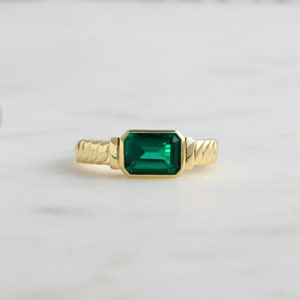 Emerald Ring, Gold Emerald Statement Ring, Simple Emerald Ring, Sterling Silver Ring, Gift for Her, Stacking Ring, May Birthstone Ring