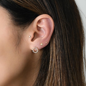 Tiny Earrings, Tiny Stud Earrings, Minimalist Earrings, Cartilage Ear Stud, Dainty Earrings, Tragus Earrings, Delicate Earring, Tiny Studs