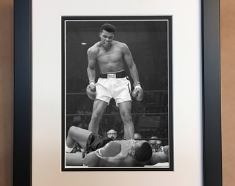 Muhammad Ali Noir et Blanc Photo professionnellement encadré, Matted 8x10.