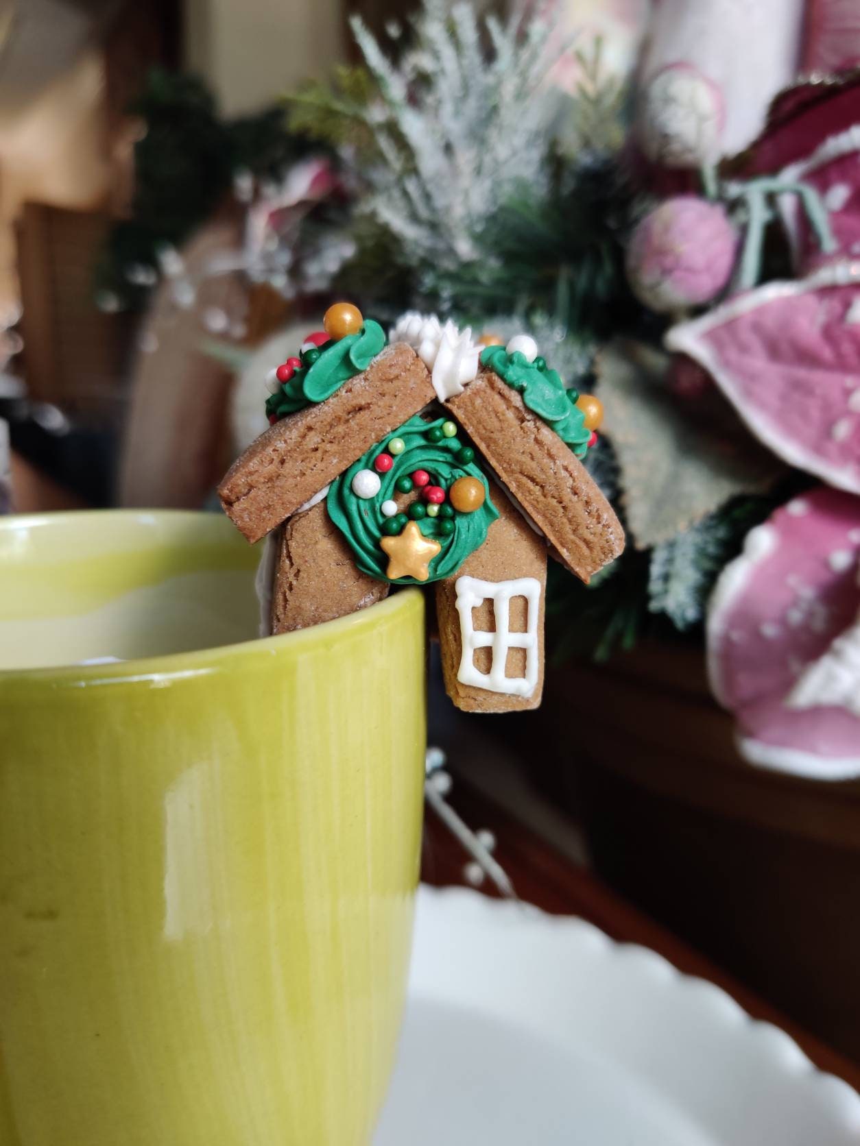 DIY Mini Gingerbread Mug Hugger Cookies - Silver Mushroom