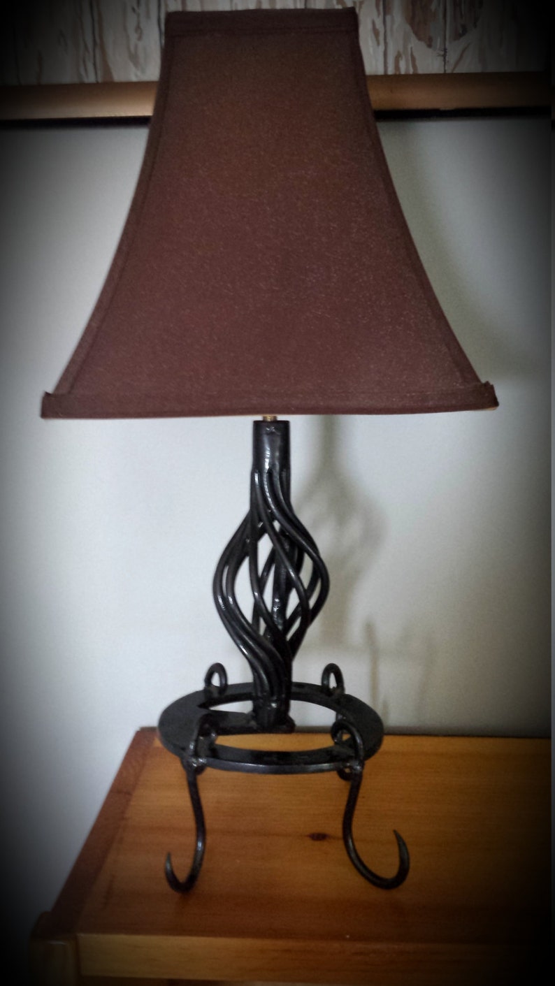 twist table lamp