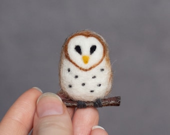 Barn owl pin, bird brooch