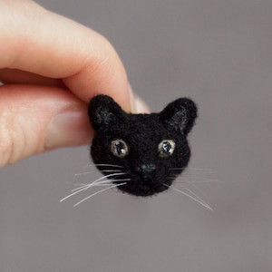 Black cat pin, brooch, Custom cat portrait jewelry, Personalised crazy cat lady gifts, Miniature needle felted pet memorial, Halloween witch