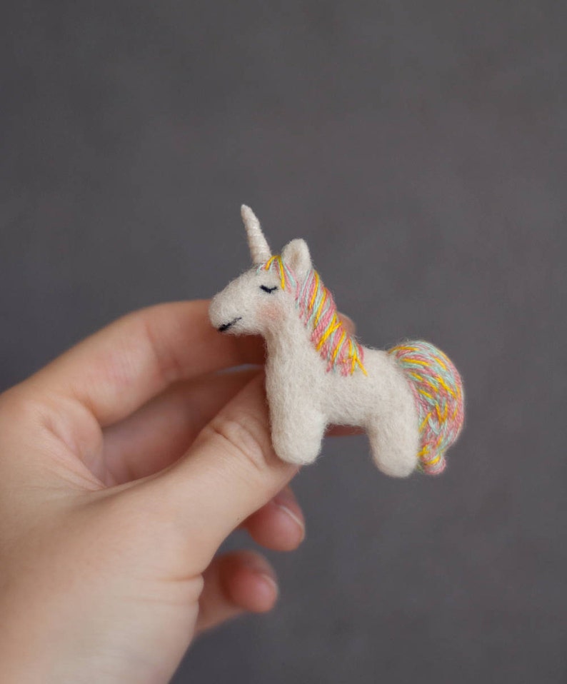 Kawaii unicorn pin, rainbow unicorn brooch, Sister Birthday gift, Unicorn jewelry, Baby shower gift, Unicorn party, Cute Christmas gift image 1