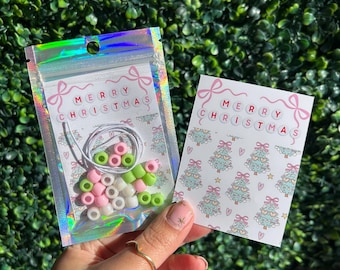 Kids Christmas Craft Kit – DIY Bracelet Making Party Favor, Holiday Activity, Stocking Stuffer Gift, Classroom Christmas Party Favor