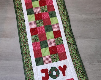 Quilted Christmas Table Runner: Appliqued JOY & Holly Wreath, Farmhouse Charm