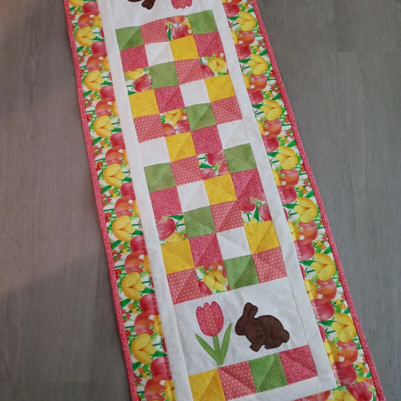 Cozy Bunny Quilted Table Runner NCU0PTT1392